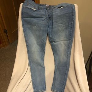 Denizen from Levi’s Modern Skinny light wash jeans